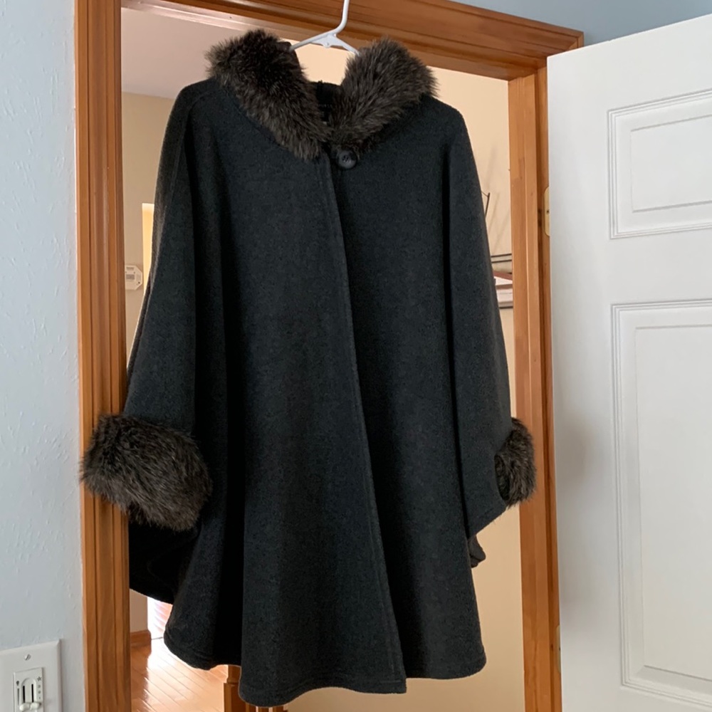 Parkhurst hooded fleece cape with faux fur trim